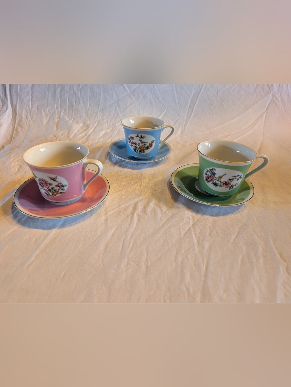 2/120$ Set of Porcelain Floral Teacups & Saucers - Chinese Fantasy